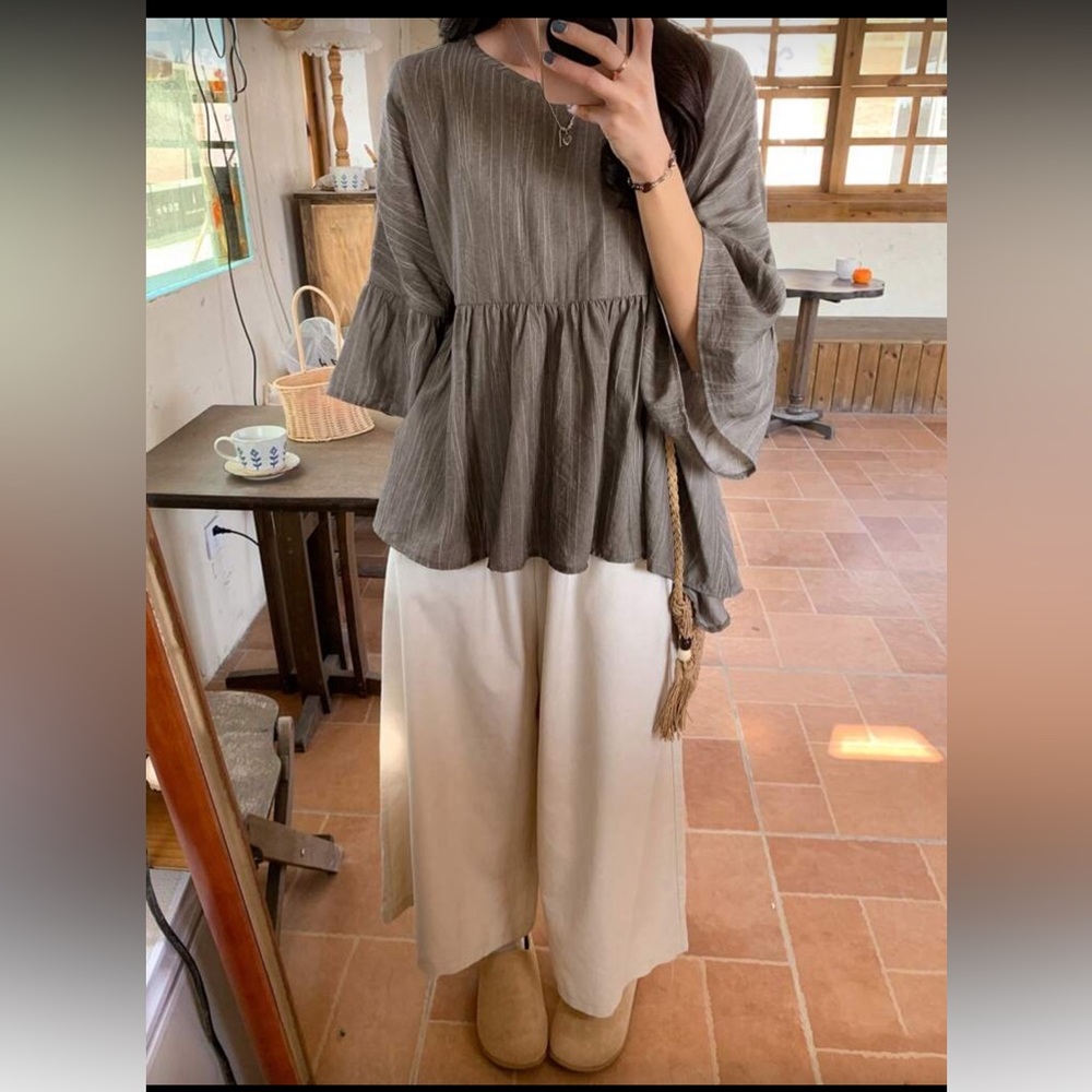 Flowy Gray Top and Cream Pants Outfit